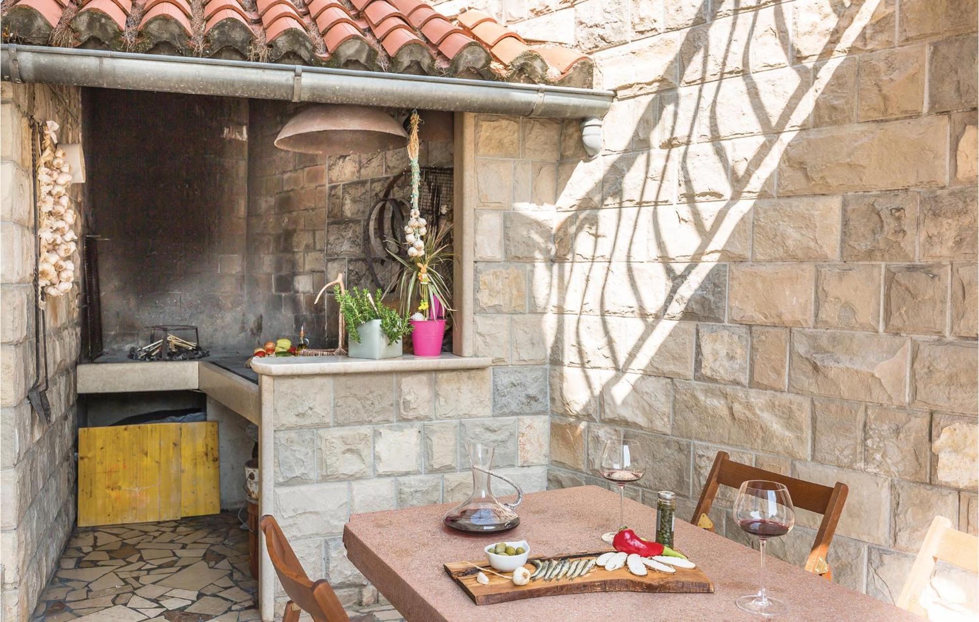 1 Bedroom Stunning Apartment In Μακάρσκα Εξωτερικό φωτογραφία
