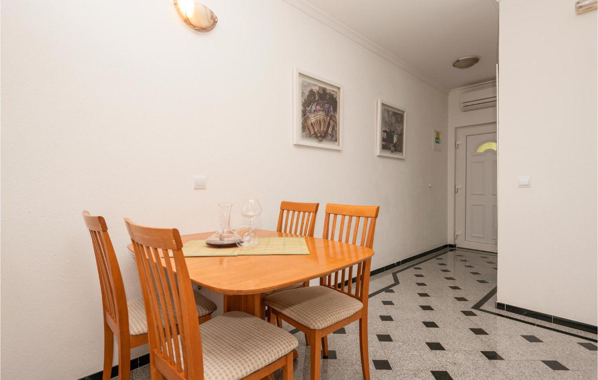1 Bedroom Stunning Apartment In Μακάρσκα Εξωτερικό φωτογραφία